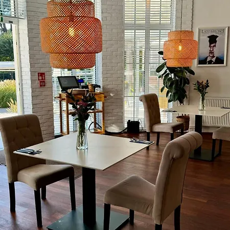 Dom Pracy Tworczej Stowarzyszenia Filmowcow Polskich W Sopocie